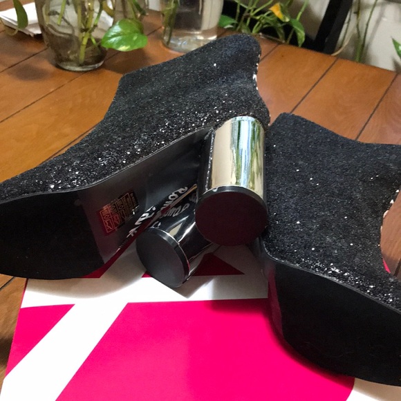 Booties - Picture 5 of 6